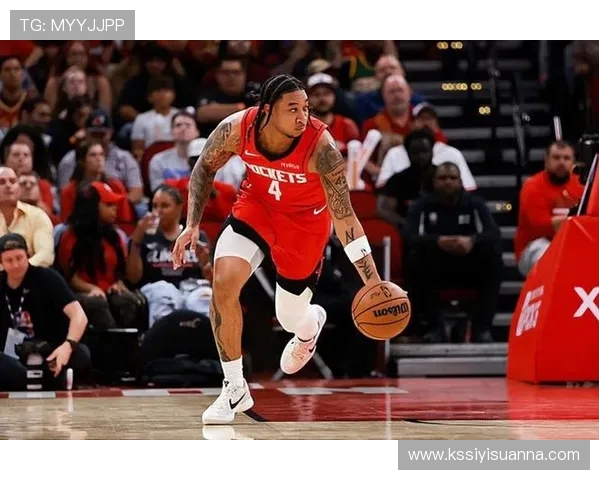 原创发展联盟首秀打出精彩表现！火箭后场新援能否得到教练组的关注？